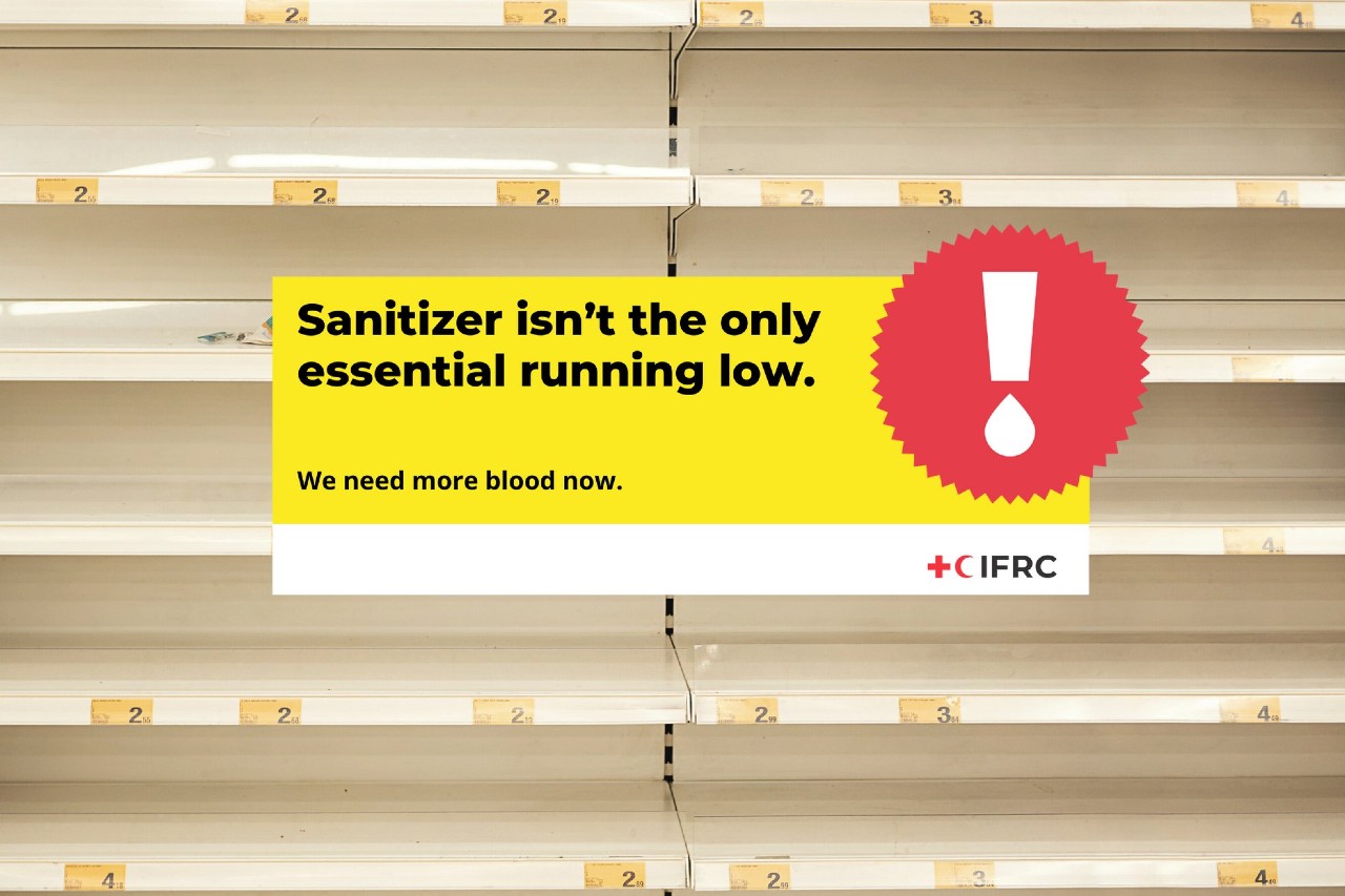 Image de la campagne #EmptyShelves de la FICR pour la Journée mondiale du don de sang en 2020 pendant la pandémie de COVID-19.