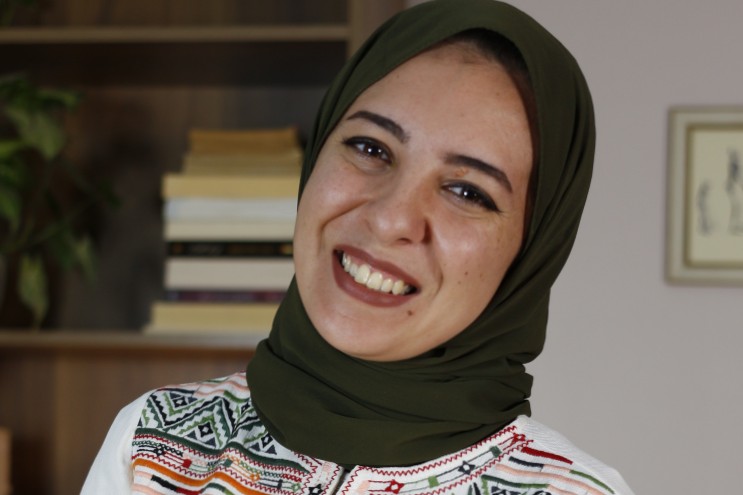 Portrait of Eman El-Emam, a mentor from the Emergency Social Safety Net storytelling project