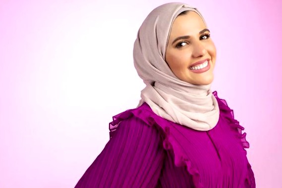 Portrait of Lama Alassil, a mentor from the Emergency Social Safety Net storytelling project