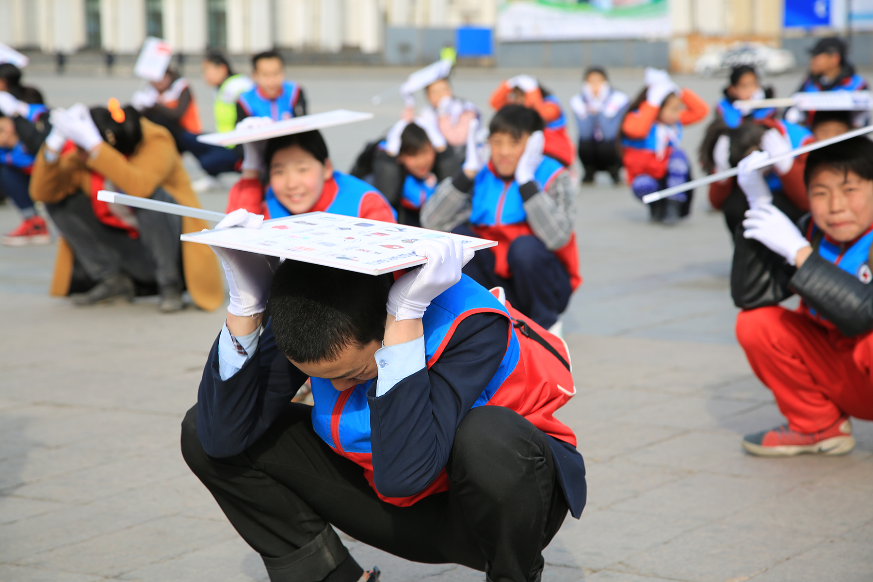 The Mongolian Red Cross running an earthquake simulation exercise, a project funded by the Empress Shôken Fund in 2016.