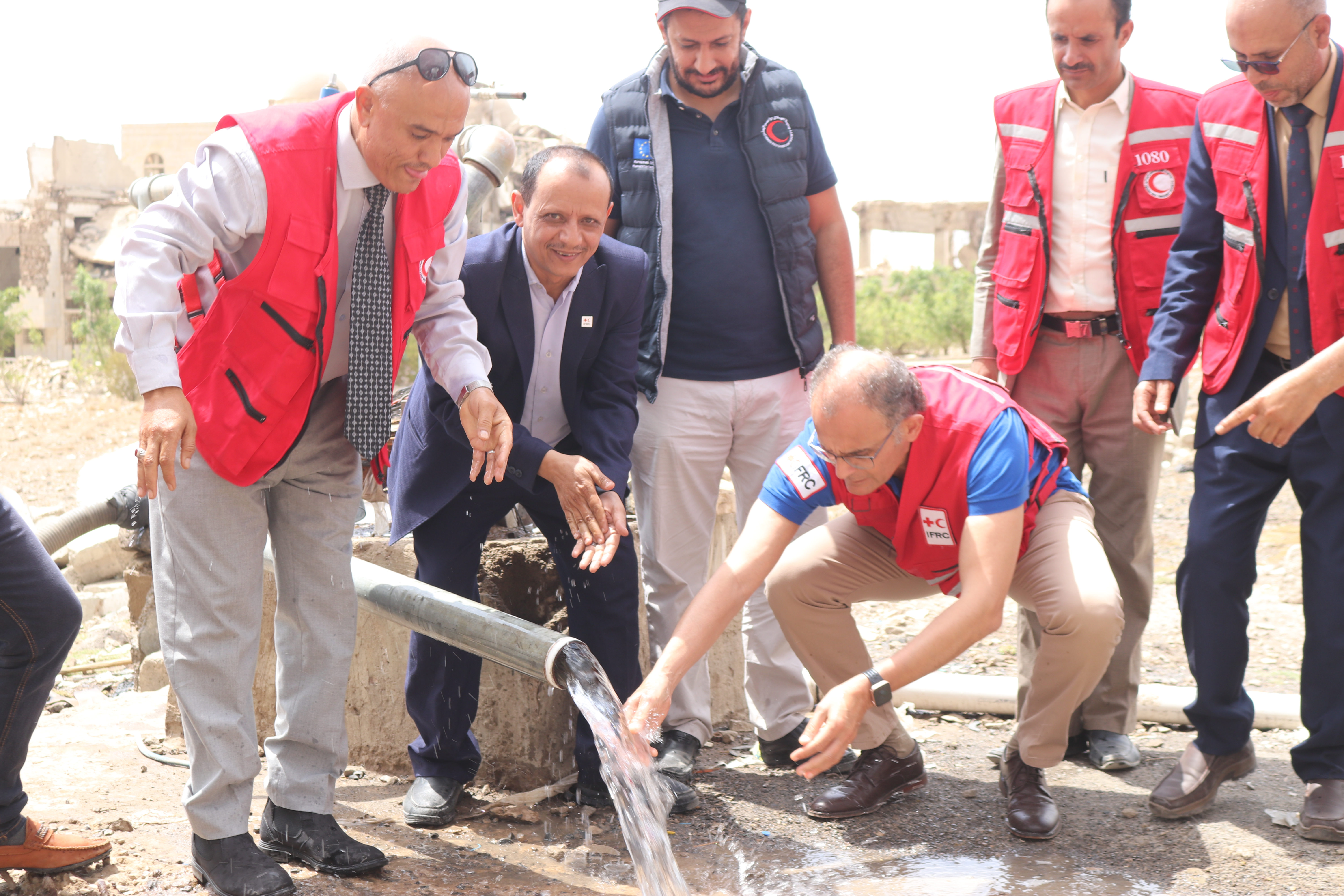 IFRC Regional Director for MENA, Hossam Elsharkawi, visits a newly opened solar water pumping station in Amran, Sanaa in July 2022 operated by Yemen Red Crescent with the support of the IFRC