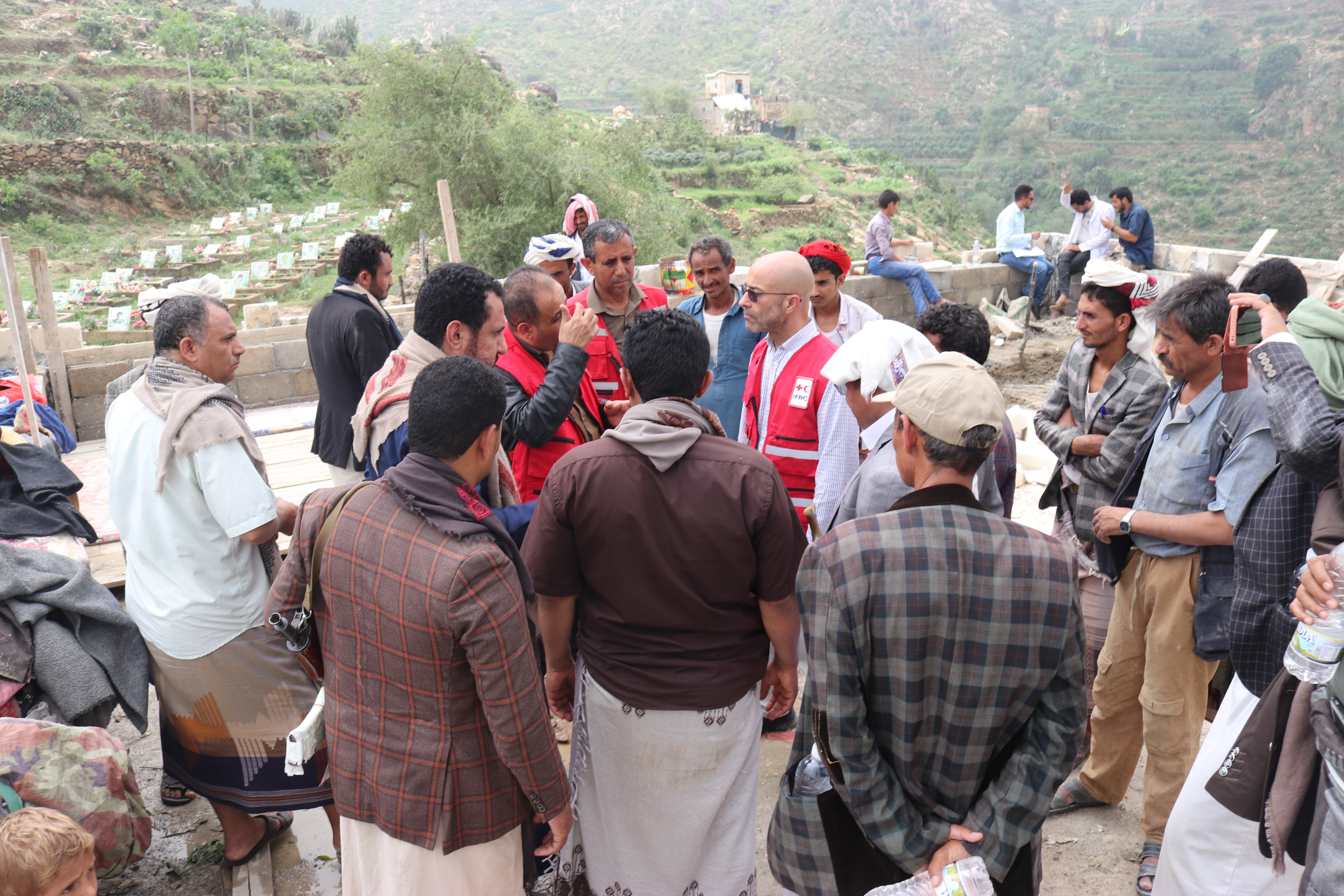 Sami Fakhoury, Head of IFRC country delegation in Yemen visits a new health centre operated by Yemen Red Crescent and supported by IFRC in August 2022.