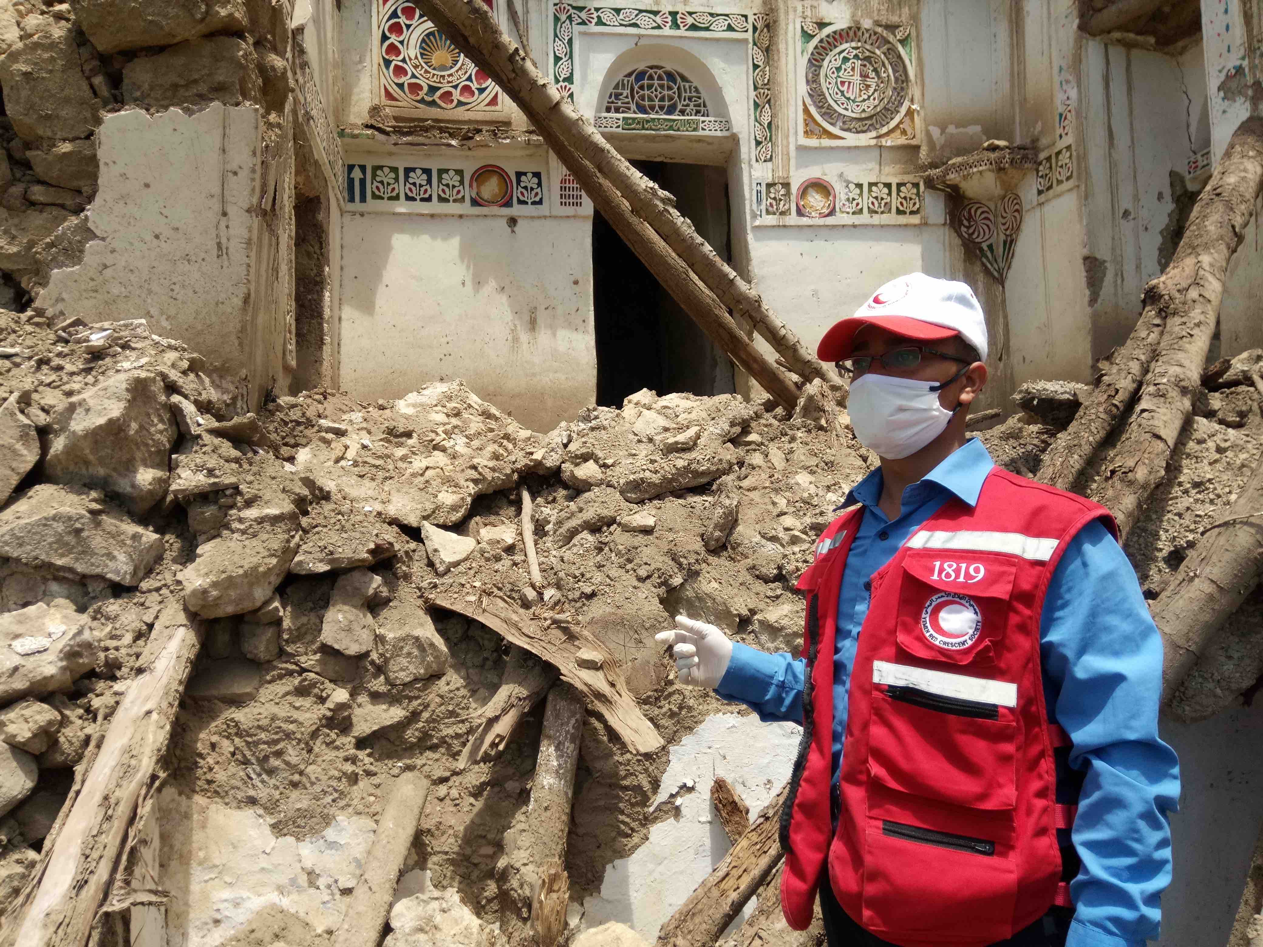 Yemen Red Crescent volunteers respond to drought on top of the impacts of protracted conflict.