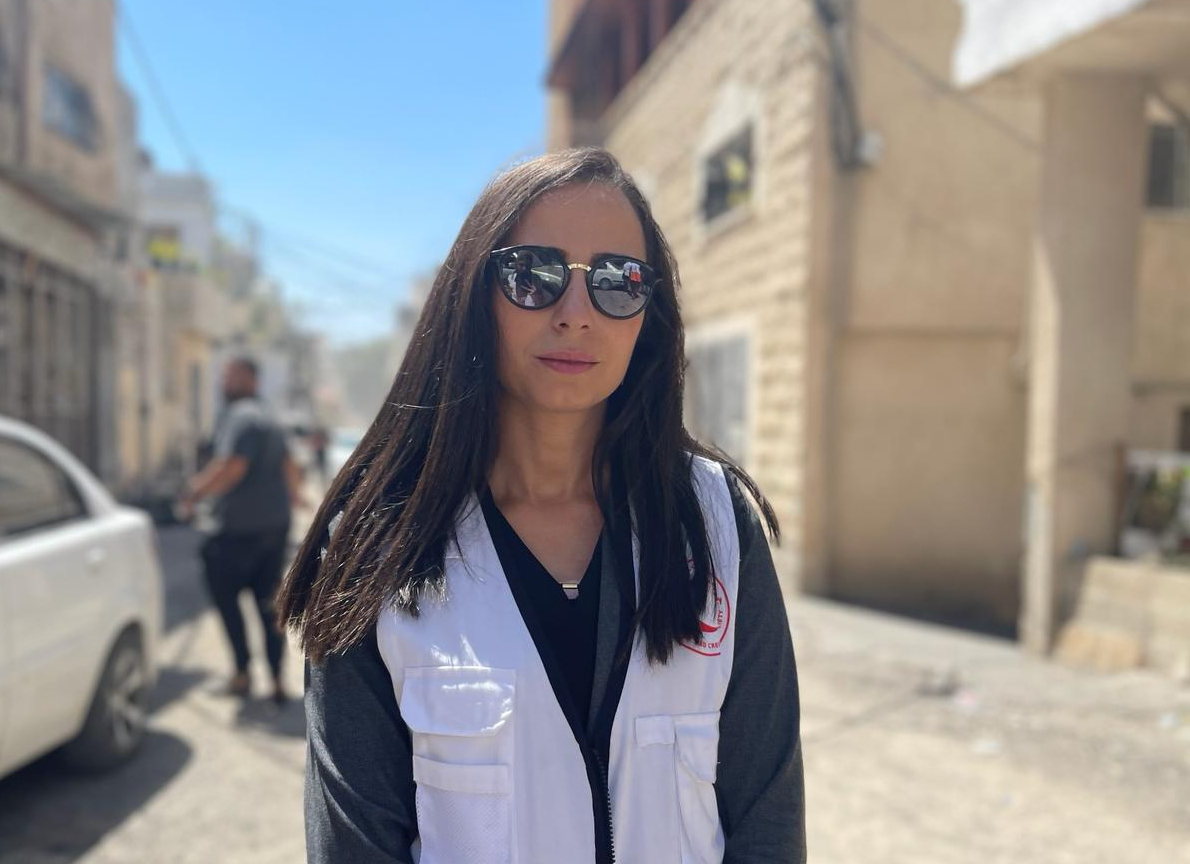 Nebal Farsakh es la oficial de medios y vocera de la Media Luna Roja Palestina.