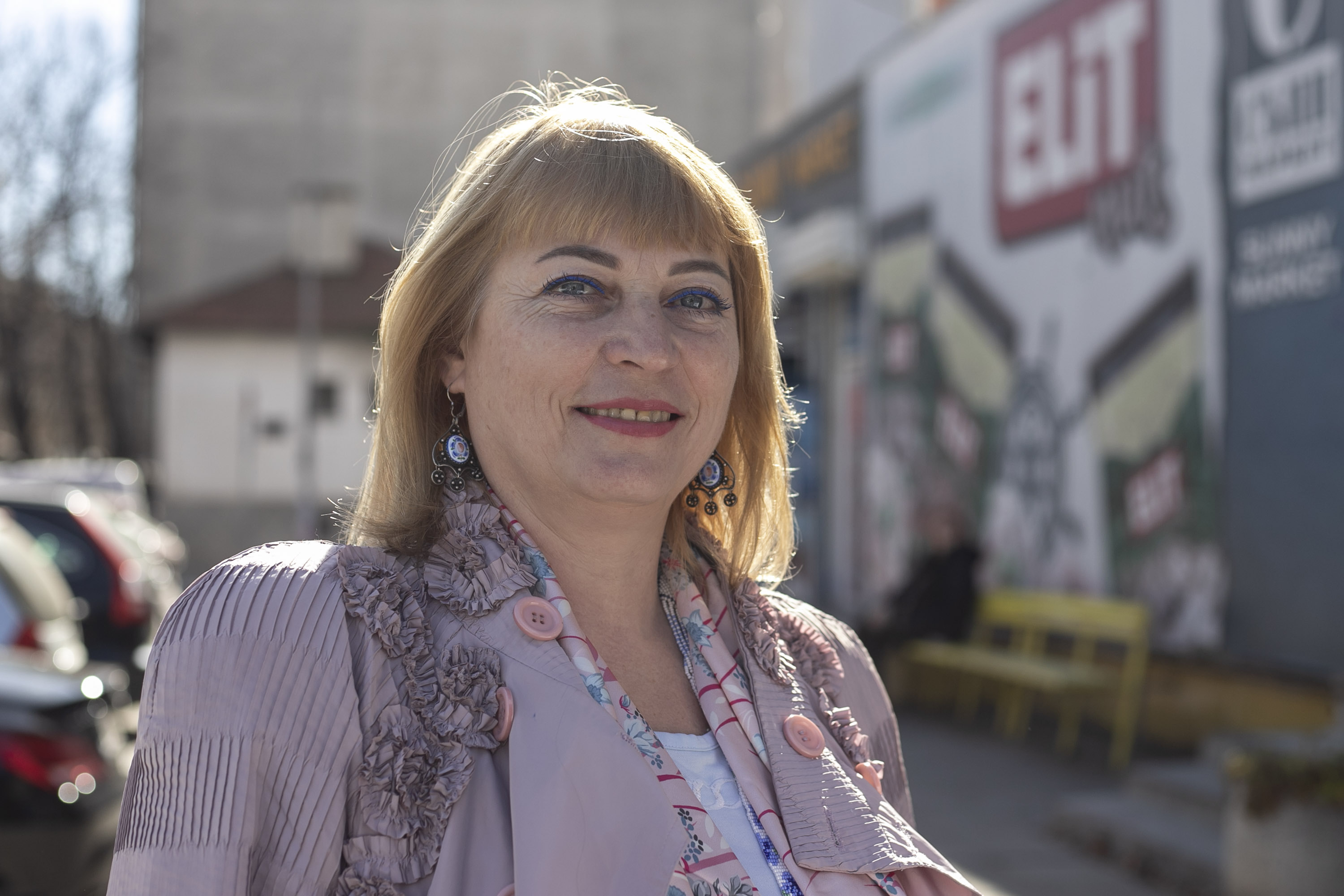 Ukrainian refugee and volunteer for the Bulgarian Red Cross, Svitlana offers music and art therapy sessions for people from Ukraine. 