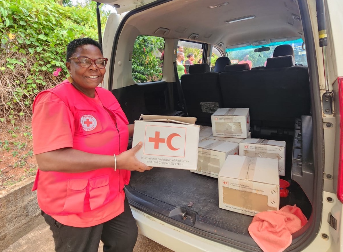 Volunteers from Grenada Red Cross distributed relief items to communities affected by the water shortage.