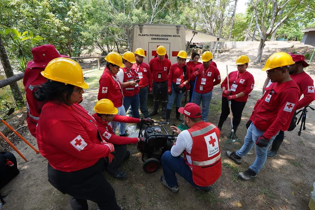 Salvadoran Red Cross volunteers received technical training to set up national WASH intervention teams, April 2024. 