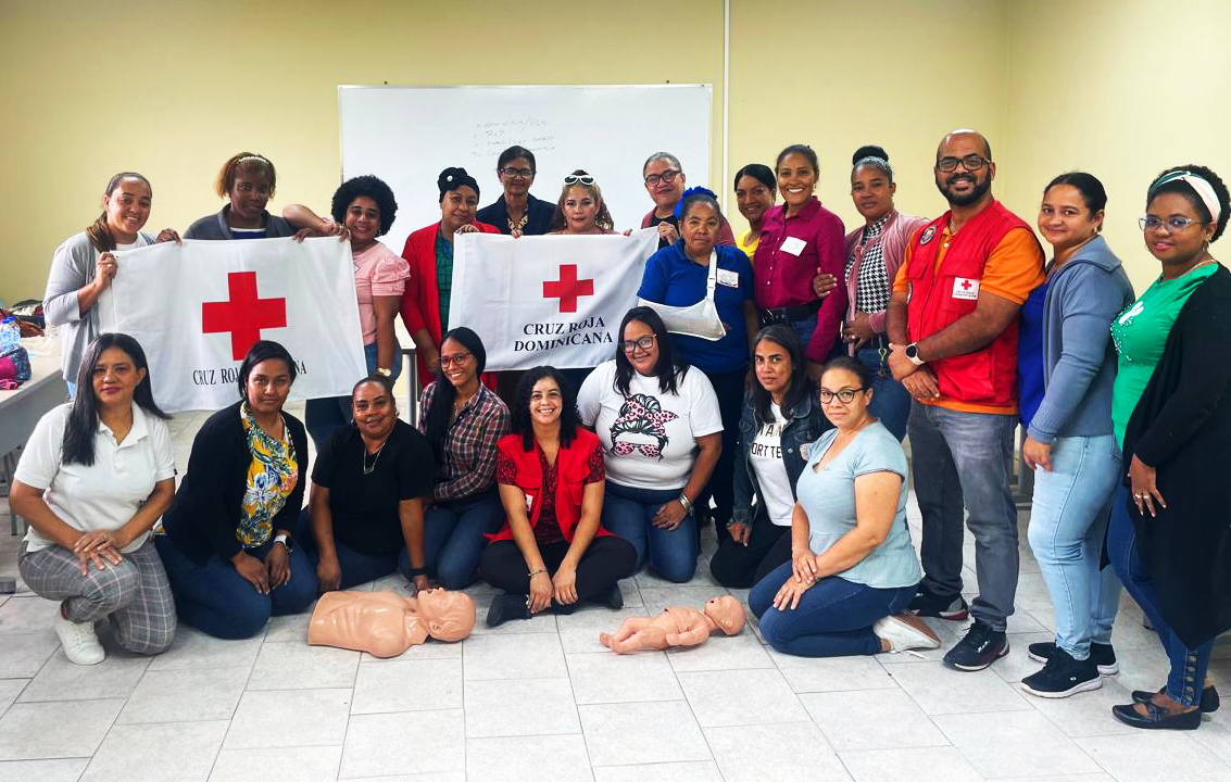 Group photo at the closing of one of the first aid trainings facilitated by the Dominican Red Cross National Training Centre.
