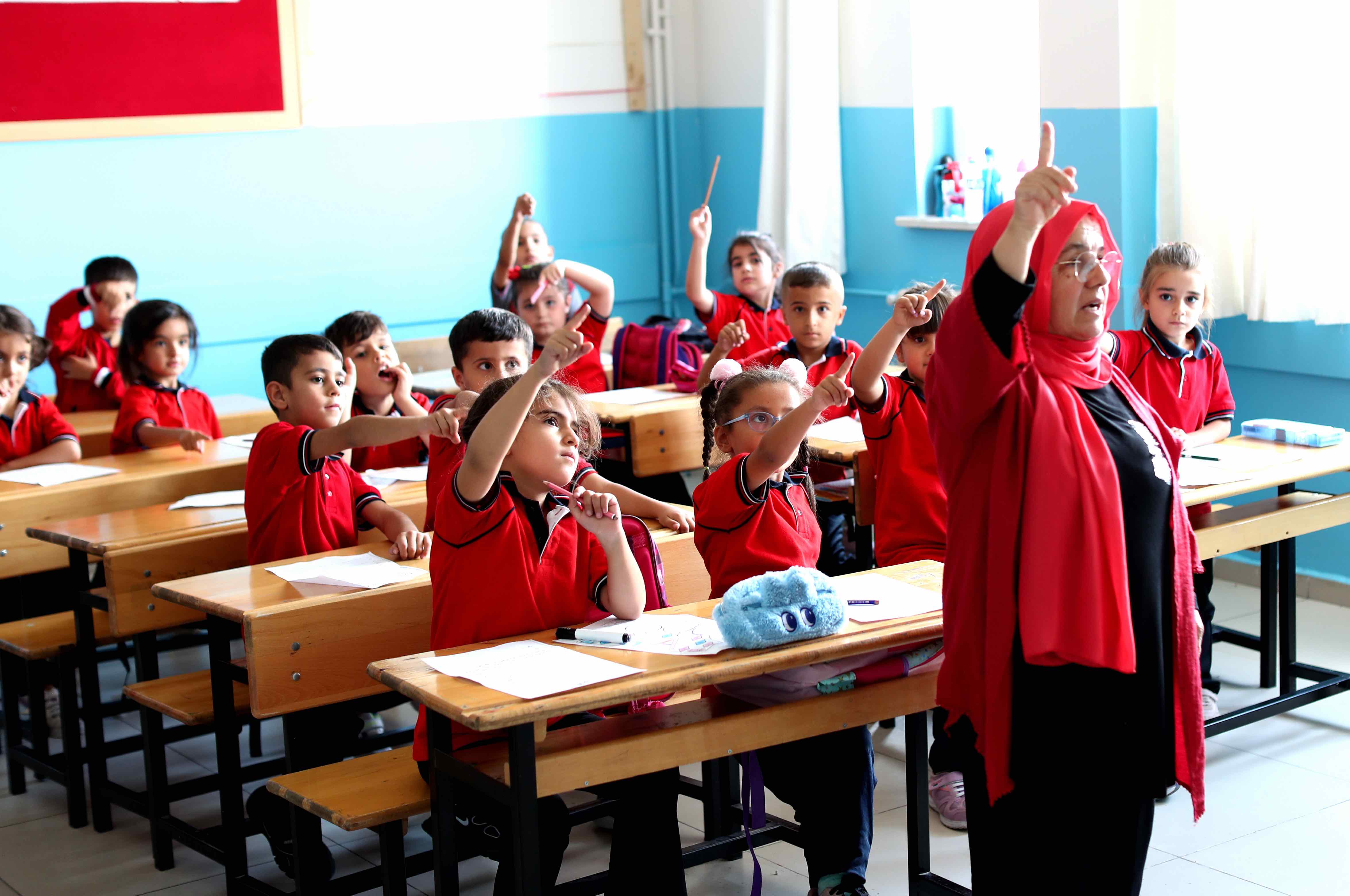 Leading a classroom of young students, Gülhan Ince is an inspirational member of the Turkish Red Crescent Society’s Without Barriers initiative, which aims to ensure people with disabilities have access to education, jobs and full range of opportunities.