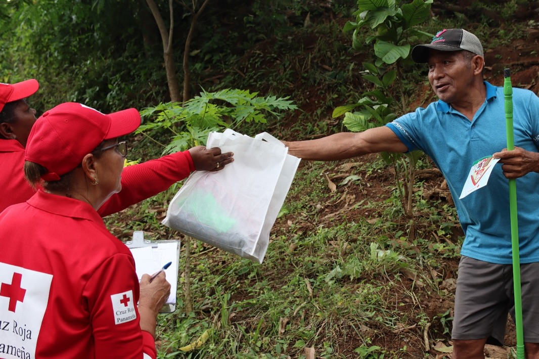 The Panamanian Red Cross delivers cleaning kits and an educational day on dengue prevention in the communities of Veracruz in mid November. Dengue is one of many vector-borne diseases that is being aggravated by climate change.