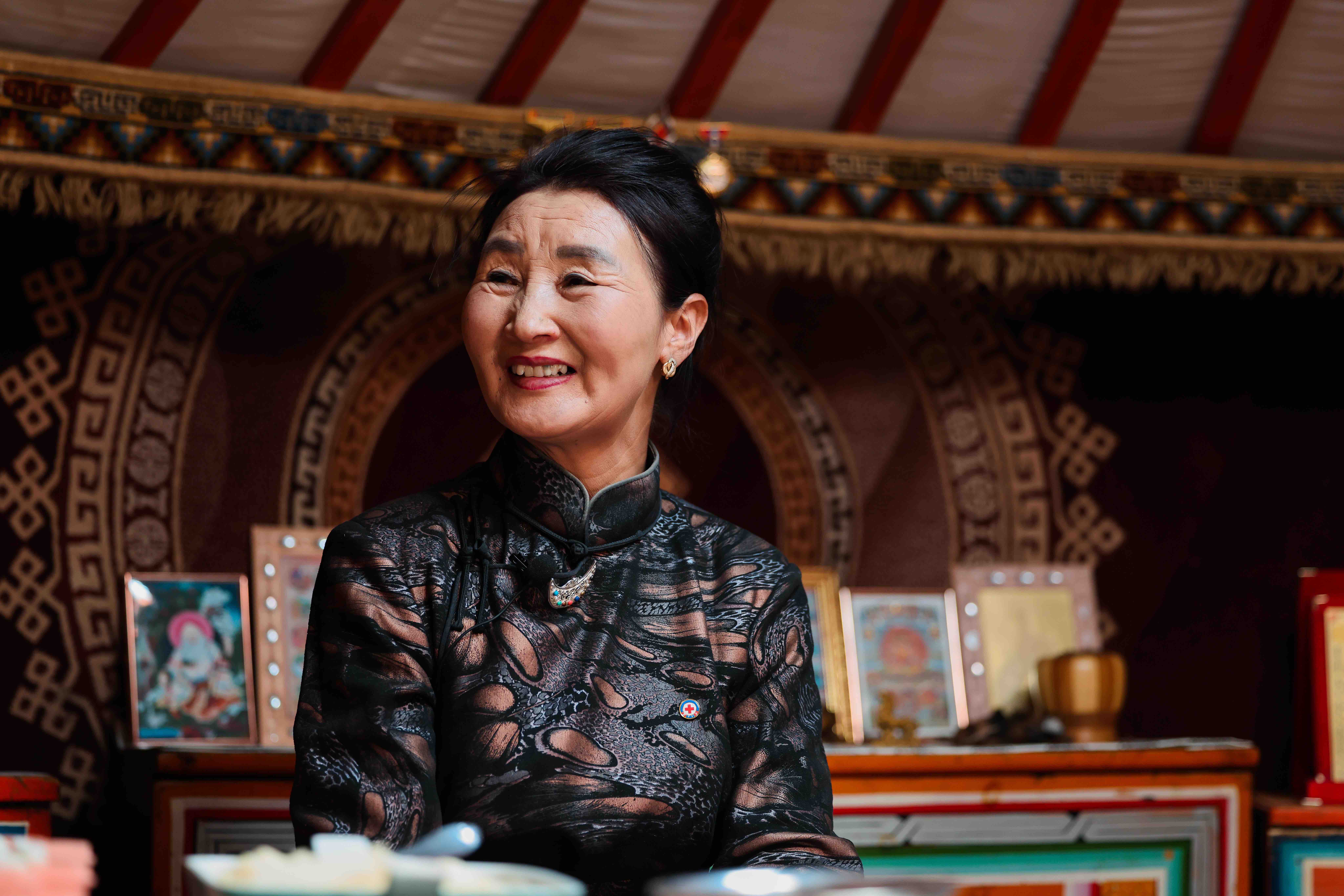 54-year-old Altantuya welcomes visitors from the Mongolian Red Cross and the IFRC into her home in Sukhbaatar province, Eastern Mongolia, where she is rebuilding her family’s livestock herd and life following a period of extreme cold weather in 2024.