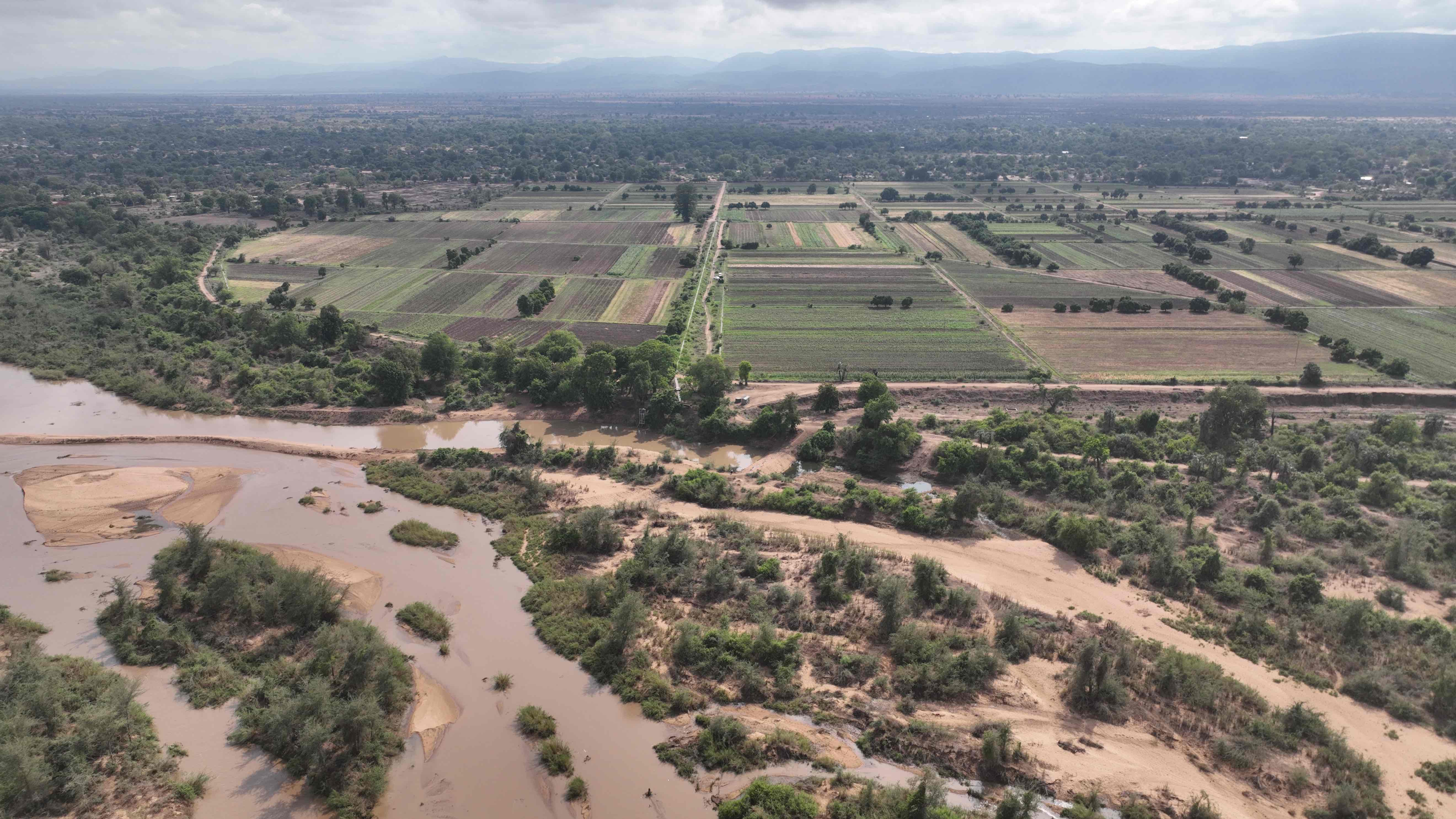 An aerial view of the Save River in Zimbabwe as it passes through the fertile farmlands around Chibuwe village.