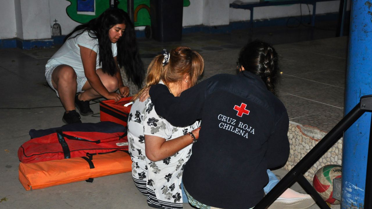 En una jornada durante la madrugada, 180 personas voluntarias participaron en un simulacro de terremoto en el campamento nacional de juventud de la Cruz Roja Chilena. Como parte del ejercicio se desplegaron ambulancias, se instaló un sistema de telecomunicaciones, una cárcel, una morgue ficticia y espacios para la gestión en crisis y la atención a personas heridas.