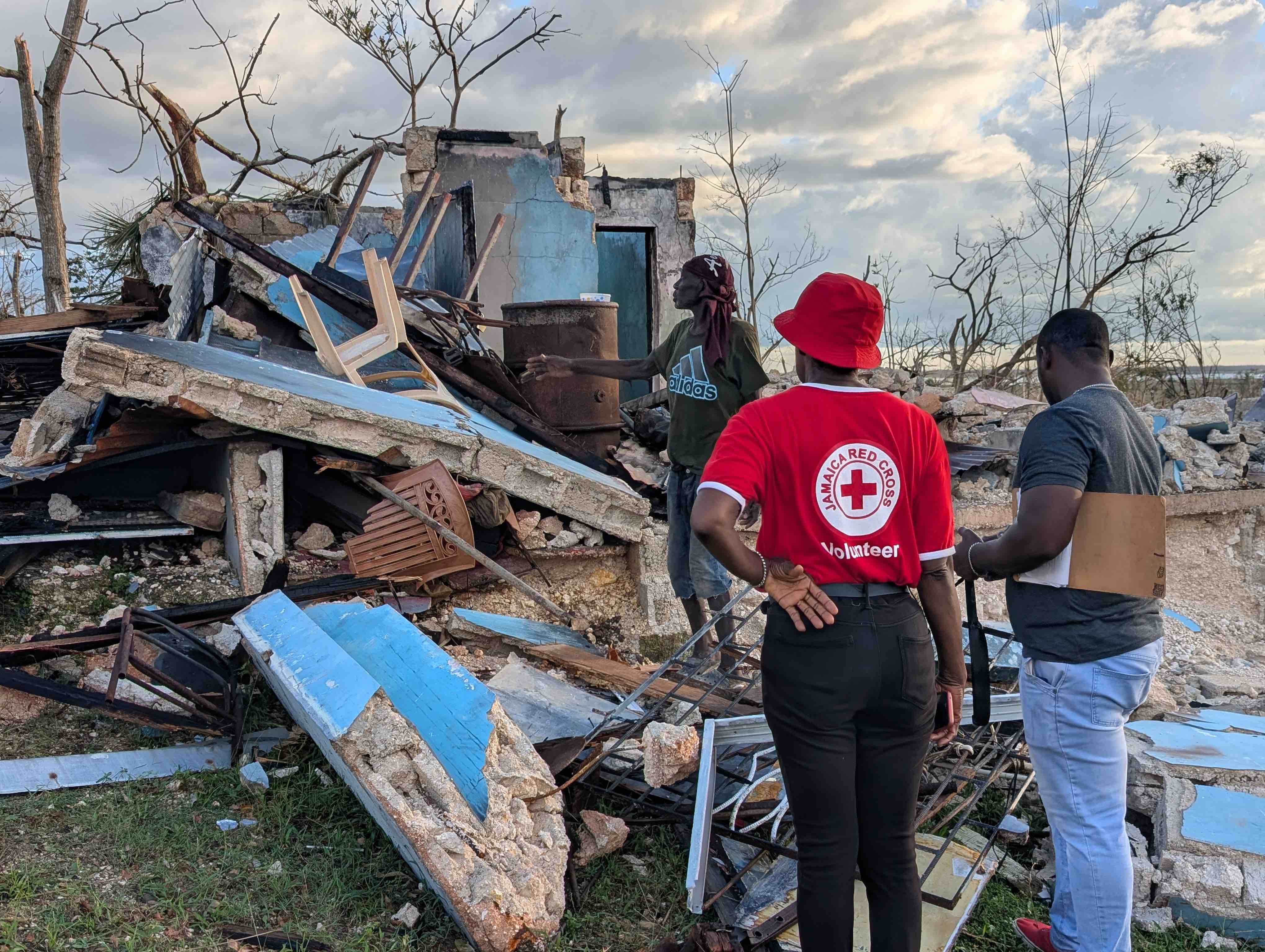 In the immediate aftermath of the storm, Jamaica Red Cross teams in St. Elizabeth conducted damage and needs assessments, which were followed by the distribution of food, hygiene items, cleaning kits, blankets, and tarpaulins. 