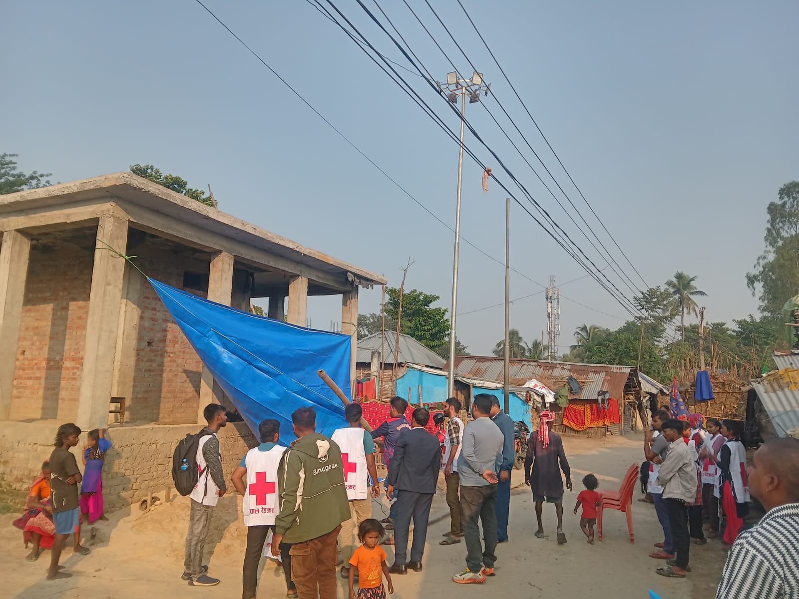 When the first cases of Cholera appeared, local health authorities were able to make a quick diagnosis thanks to steps they took to prepare for such outbreaks. This allowed local residents and Red Cross volunteers in Chhinnamasta to quickly set up this Oral Rehydration Point (shown here) to help people avoid the severe dehyradtion often caused by the disease.