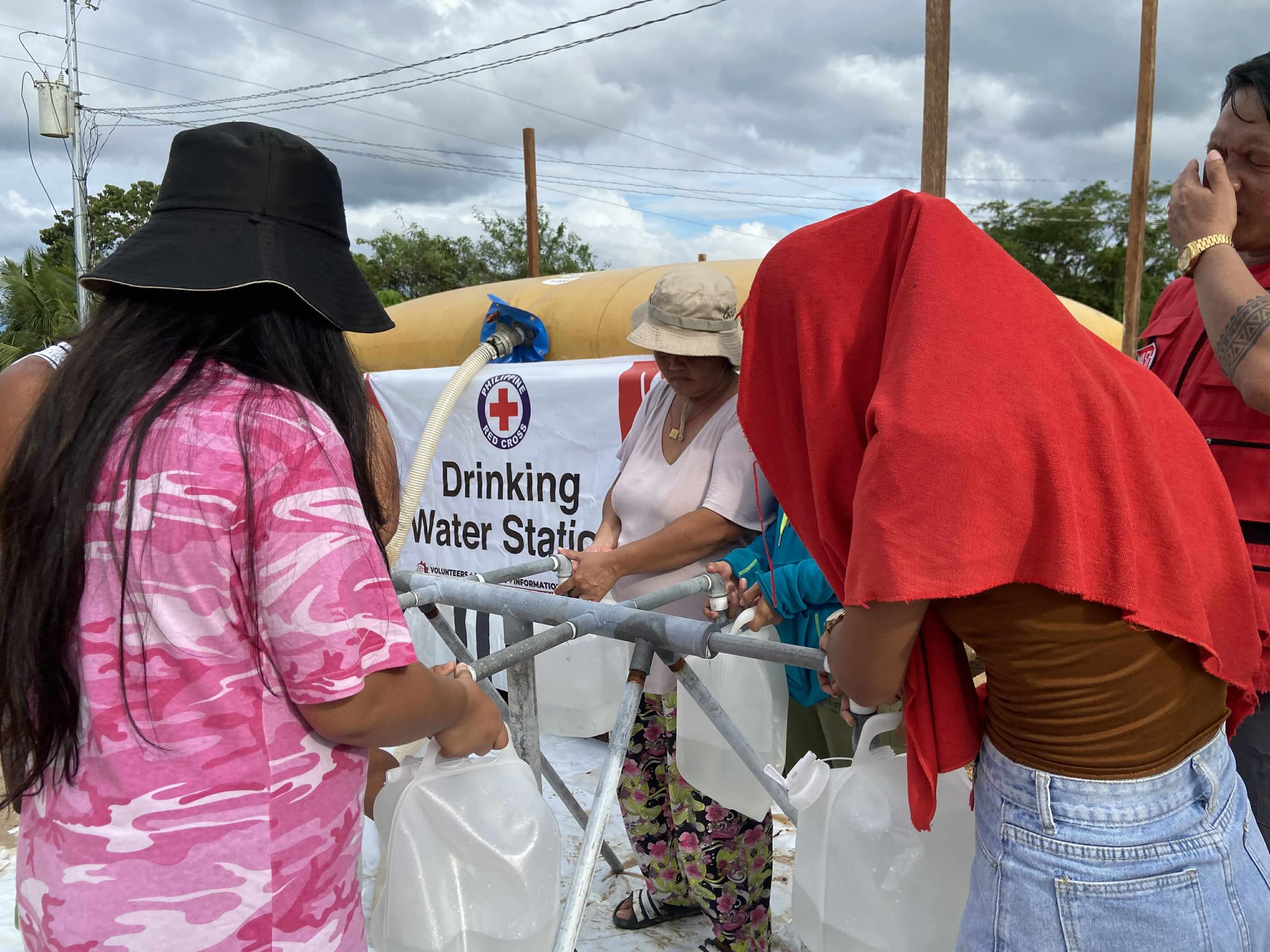 The Philippine Red Cross Society set up stations where people displaced by the quake could access safe, clean drinking water. Photo: Philippine Red Cross Society