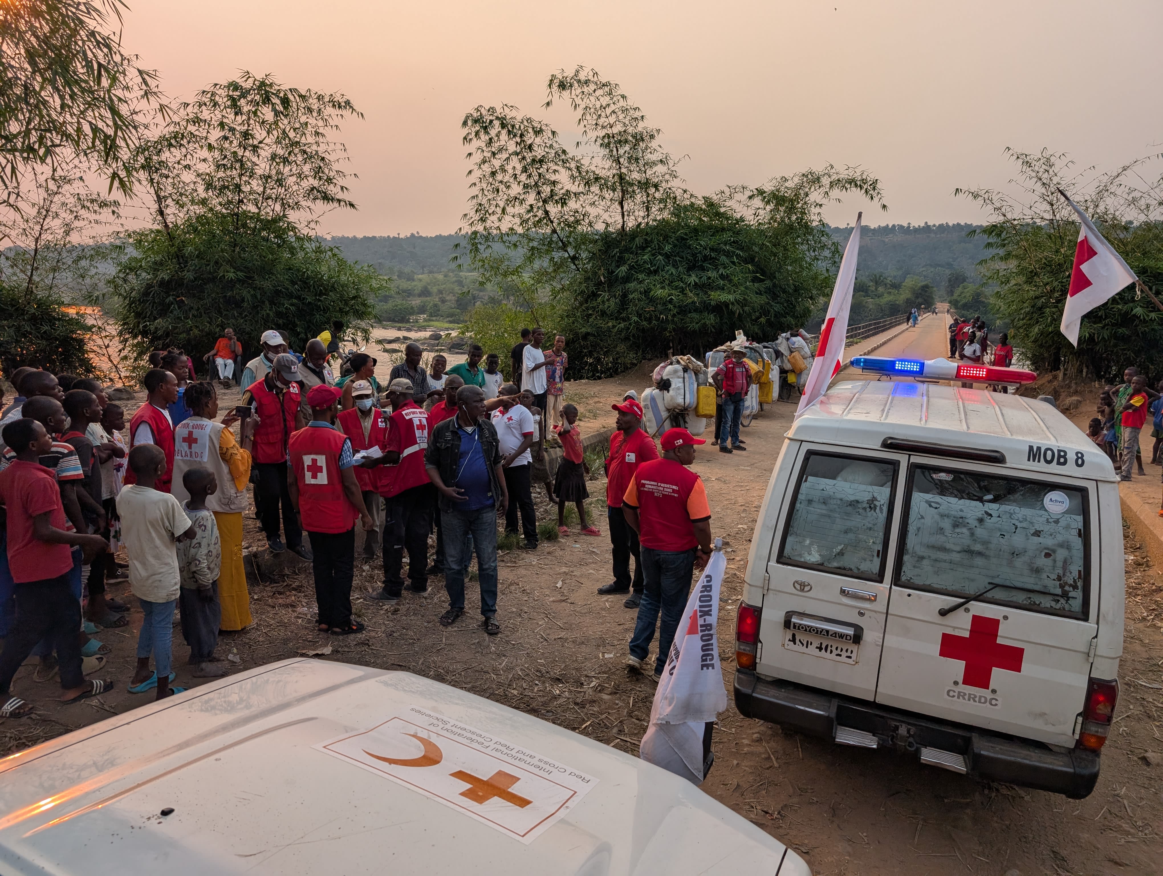 In Bulape, Red Cross volunteers are leading awareness campaigns to inform communities about the Ebola virus and essential prevention measures.