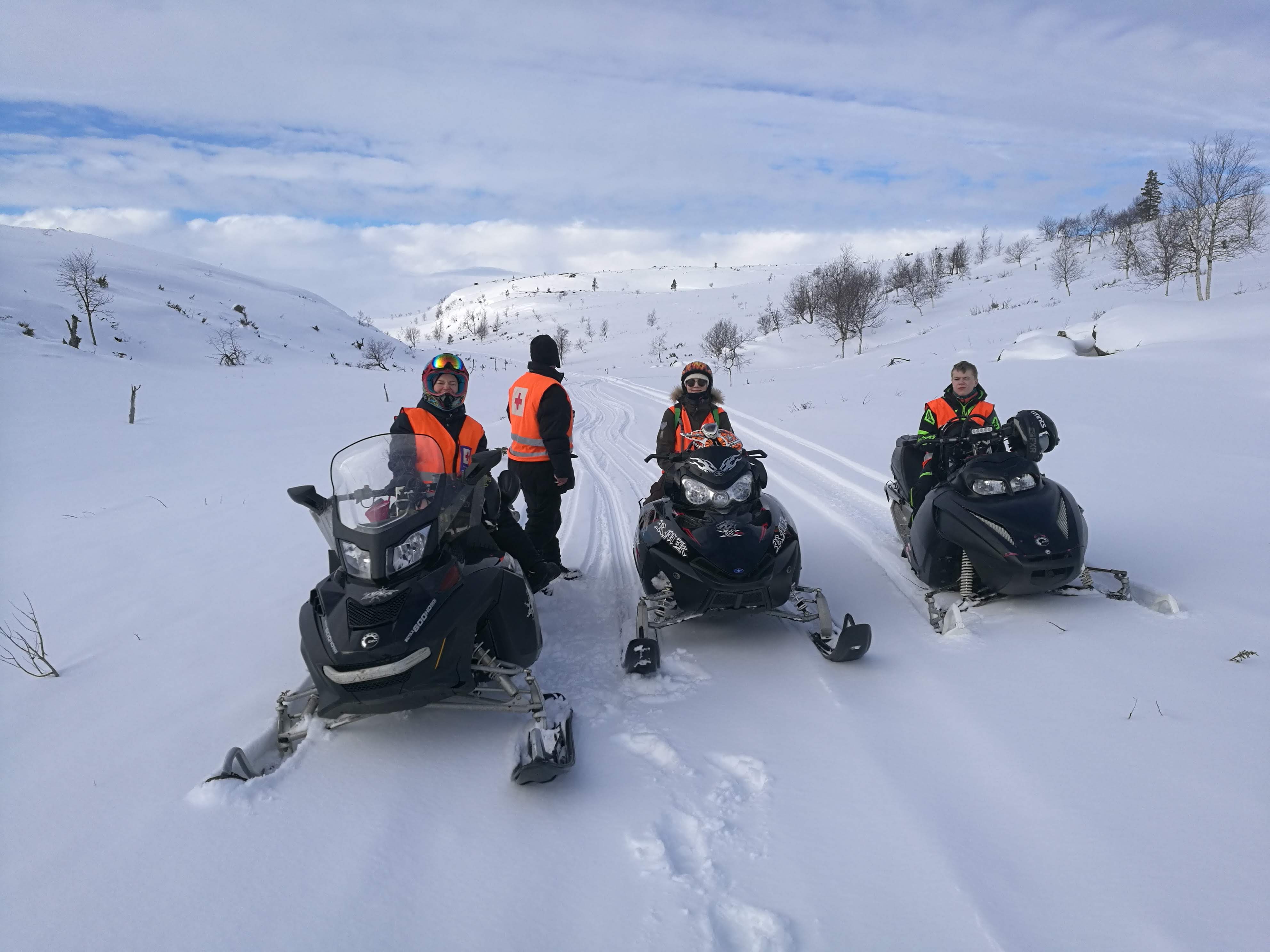 A team of&nbsp;Red Cross volunteers on snowmobiles take part in an “orientation trip”&nbsp;to learn&nbsp;about&nbsp;the environment they will be&nbsp;operating&nbsp;in&nbsp;during&nbsp;emergencies.&nbsp;Photo: Judith Fjeldberg/Norwegian Red Cross