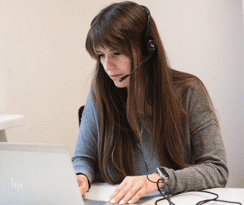 Christina is part of a team of operators at the Polish Red Cross Infoline in Warsaw who respond to an average of 300 calls per week, providing referrals to medical, mental health and administrative services. “Sometimes people who call are so stressed that they cannot stop crying,” says Christina, who is also from Ukraine. “We’ve been trained to talk to them in a way that helps reduce their stress. When they receive the information they need, they can finally relax.”