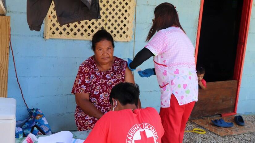 Marshall Islands Red Cross staff and volunteers support the government's rollout of COVID-19 vaccines in January 2021