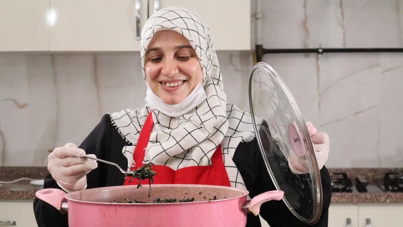 Houda's cooking skills are a key ingredient in her quest for a new life. They not only provide a small income and meaningful employment, they offer a way to connect with people in her new community. She received training from the Turkish Red Crescent community centre.