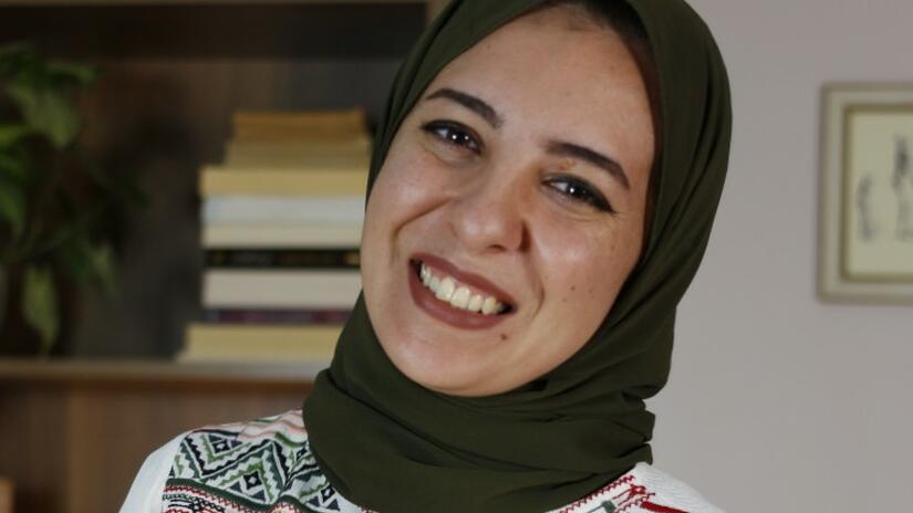 Portrait of Eman El-Emam, a mentor from the Emergency Social Safety Net storytelling project