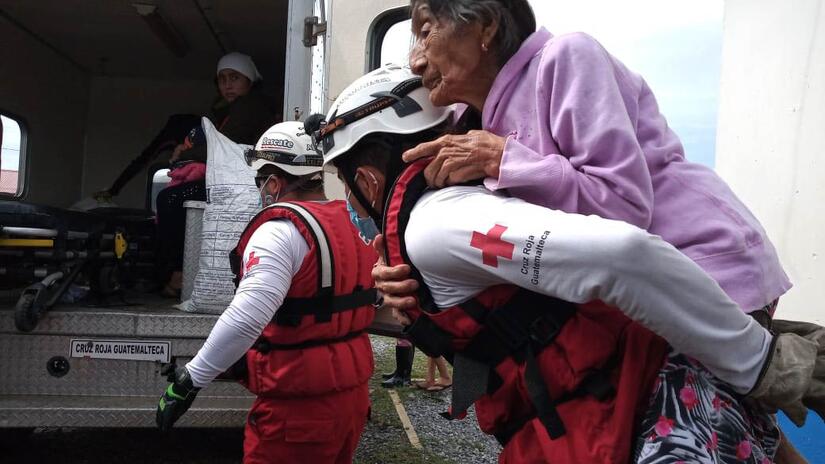 The Red Cross has responded to the needs of people double hit by socioeconomic effects of COVID-19 and climate-based disasters such as ETA and OITA hurricanes, floods in Brazil or fires in Argentina.