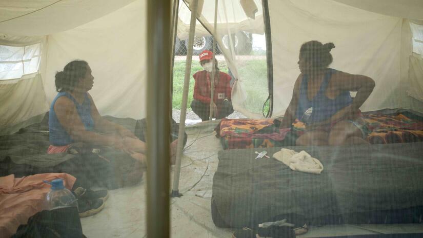 Conversations with Venezuelan women crossing the Darien Gap in the Lajas Blancas Migrant Reception Center in Darien, Panama