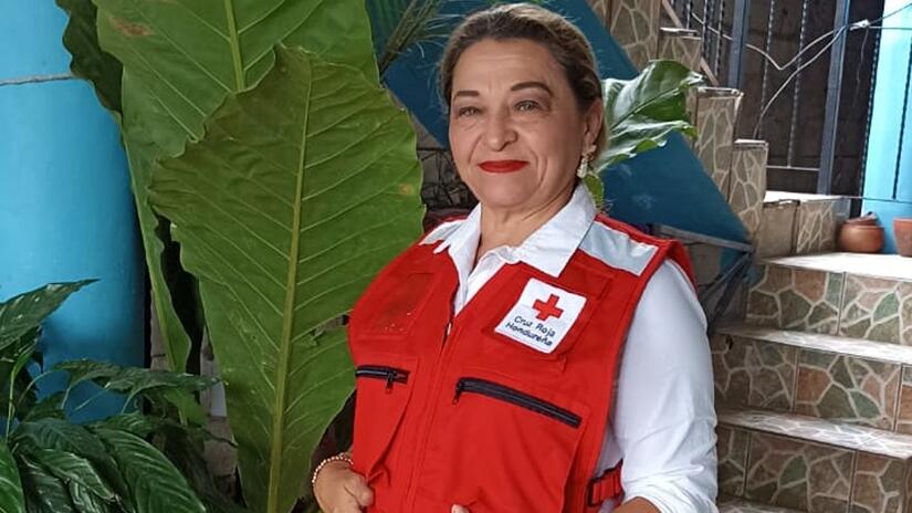 ميريان، رئيسة فرع كوبان رويناس للصليب الأحمر الهندوراسي. 