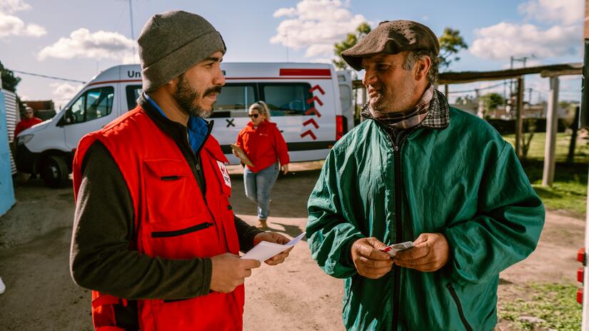 Uruguay has been experiencing widespread drought due to a lack of rainfall since September 2022. With funding from the DREF, Uruguayan Red Cross teams are supporting those most affected with vouchers for the purchase of livestock and agricultural supplies.