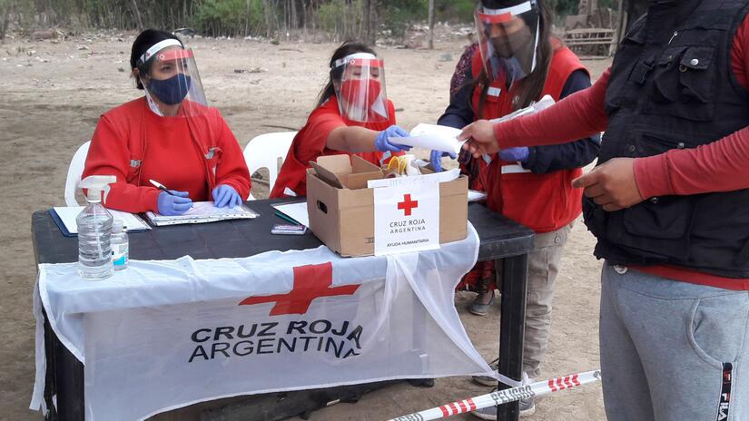 Argentina Red Cross does outreach during COVID pandemic.