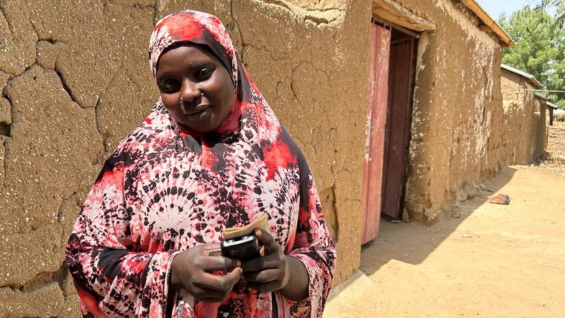 Soumaira is delighted because with the cash grant she just received, she will finally be able to put her plans into action.