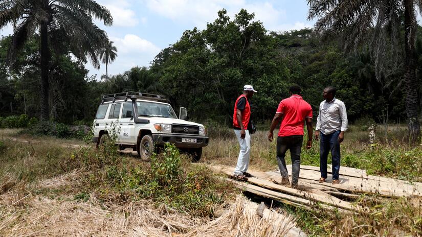 The route to Kailahun town is not easy. Even off-road vehicles can struggle with the bumpy terrain, narrow tracks and makeshift bridges.
