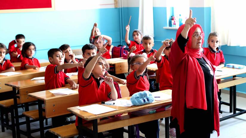 Leading a classroom of young students, Gülhan Ince is an inspirational member of the Turkish Red Crescent Society’s Without Barriers initiative, which aims to ensure people with disabilities have access to education, jobs and full range of opportunities.