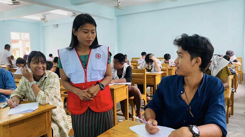 After receiving invaluable first-aid education herself, Myanmar Red Cross volunteer Nang Moe Oo, now shares her knowledge with others in her community as part of the “First Aid for us – for life programme,” operated by the Myanmar Red Cross.