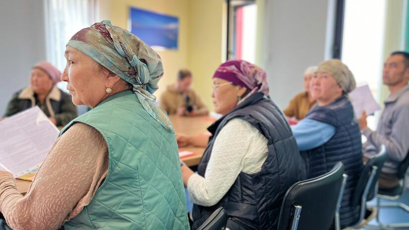 Kyrgyz Red Crescent volunteers take part in a 3-day community-based surveillance training in May 2024 to learn how to recognize signs of different diseases and quickly report them to local health and veterinary authorities.
