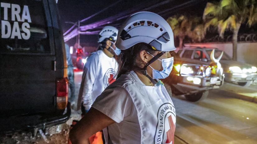 Following the devastating earthquakes in La Guaira, Red Cross teams are on the ground supporting with search and rescue operations.