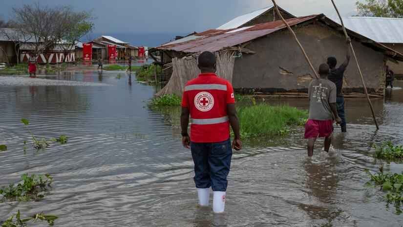 May 2020Western Uganda was hit by a wave of flash floods after days of heavy rain caused major rivers to burst their banks.Red Cross teams on the ground in Rwangara, Ntoroko assessing the destruction