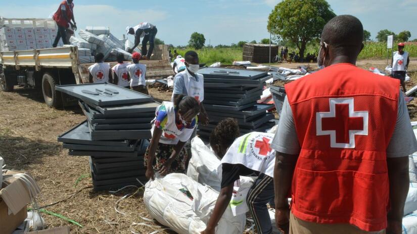 Isbjørn smid væk arm A new start for over 600 people affected by Cyclone Eloise in Mozambique |  IFRC