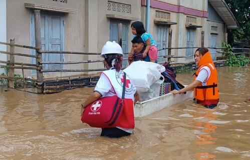 The Myanmar Red Cross has been mobilising volunteers to help communities displaced by severe flooding