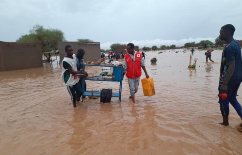 Niger Red Cross assists people impacted by heavy floods.
