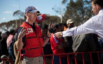 The head of an IFRC Field Assessment Coordination Team in Tunisia is interviewed by a journalist