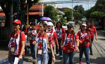 In support of the government's polio vaccination campaign, a large group of Philippine Red Cross volunteers goes door-to-door in Metro Manila and Mindanao to make sure all children under 5 years of age have received the oral polio vaccine.