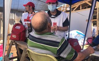 Chilean Red Cross teams respond to health needs of local residents after fast-spreading wildfires in 2023. 
