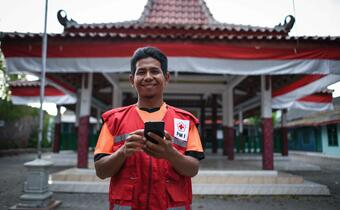 Indonesia Red Cross volunteer