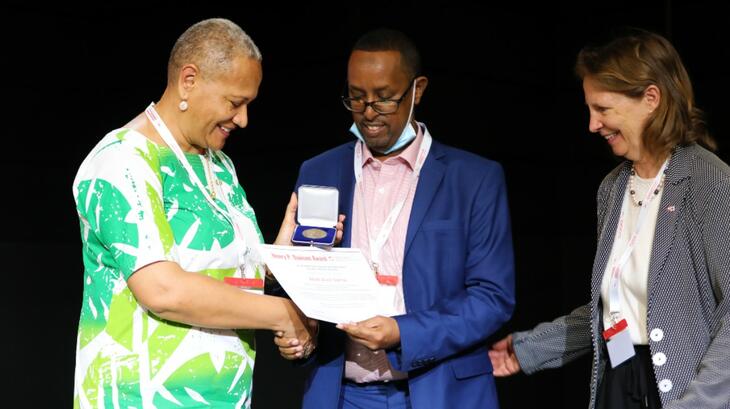 Abdi Awil Jama from the Somali Red Crescent Society was one of four recipients of the Henry Davison award, which recognizes outstanding service in improving the lives of vulnerable people by mobilizing the power of humanity, at the 2022 General Assembly. Abdi has recruited and trained more than 2,000 Red Crescent volunteers and continues to volunteer on the Somali Red Crescent Executive Committee.