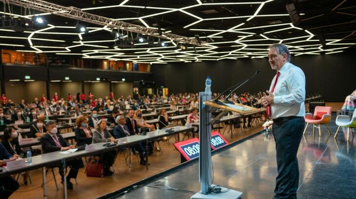 أُعيد انتخاب فرانشيسكو روكا رئيساً للإتحاد الدولي لجمعيات الصليب الأحمر والهلال الأحمر في اليوم الأول من الجمعية العامة 2022، بعد تصويت أعضاء الجمعيات الوطنية البالغ عددهم 192.