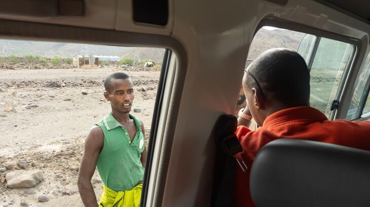 يقوم الهلال الأحمر الجيبوتي بتوفير نقاط الخدمات الانسانية الى المهاجرين المتنقلين بسبب العنف وتغير المناخ. 