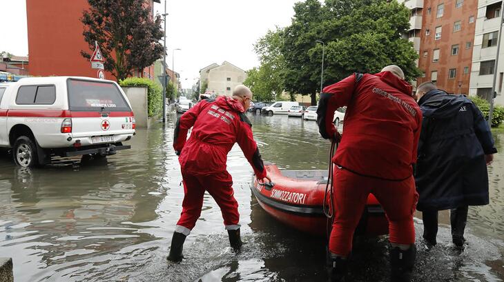 Rising waters, rising kindness. Italian Red Cross heroes support people in Milano during record floods. Distributing supplies & helping those in need, especially residents with disabilities.  